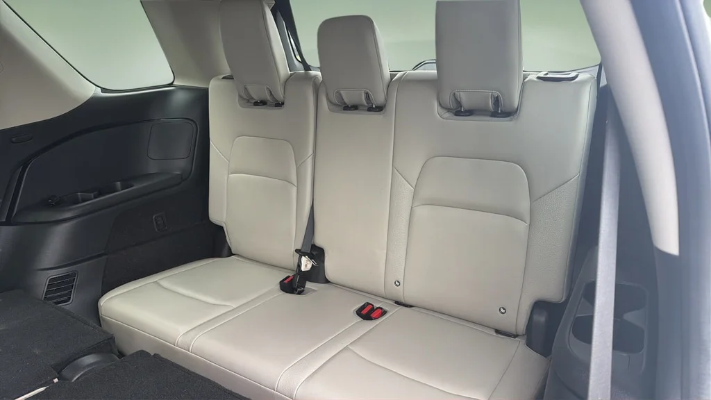 Used 2023 Pearl White Tricoat Nissan SL image 20