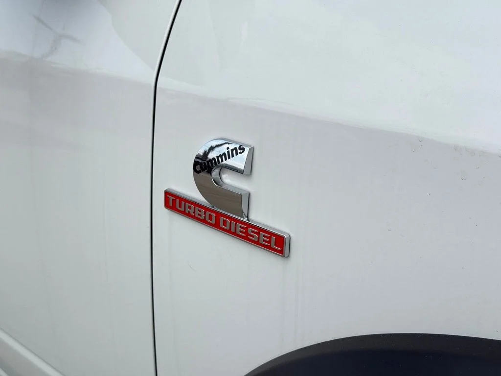 New 2026 Bright White Clear-Coat Exterior Paint RAM Tradesman image 10