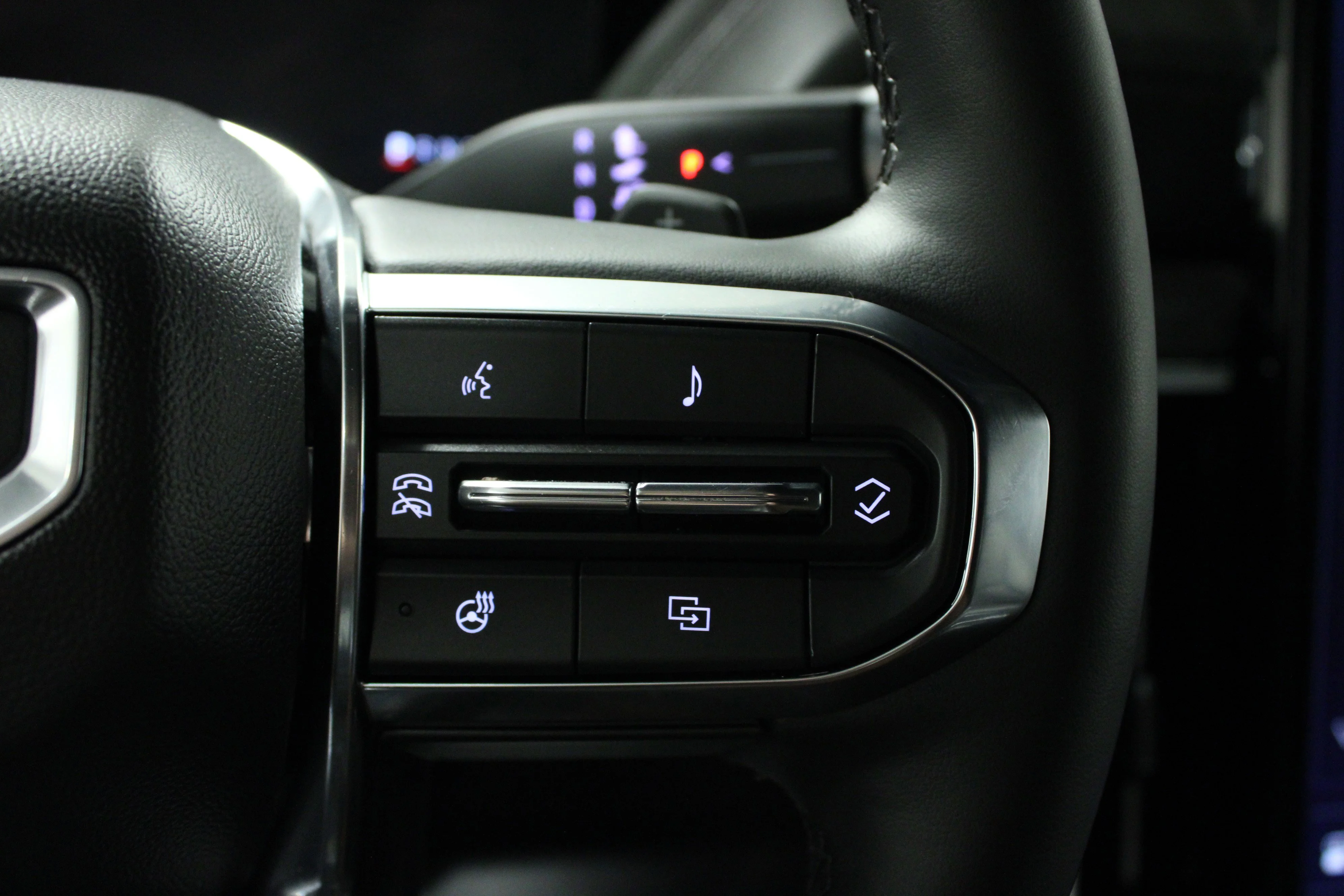 Used 2025 Onyx Black GMC Denali image 22