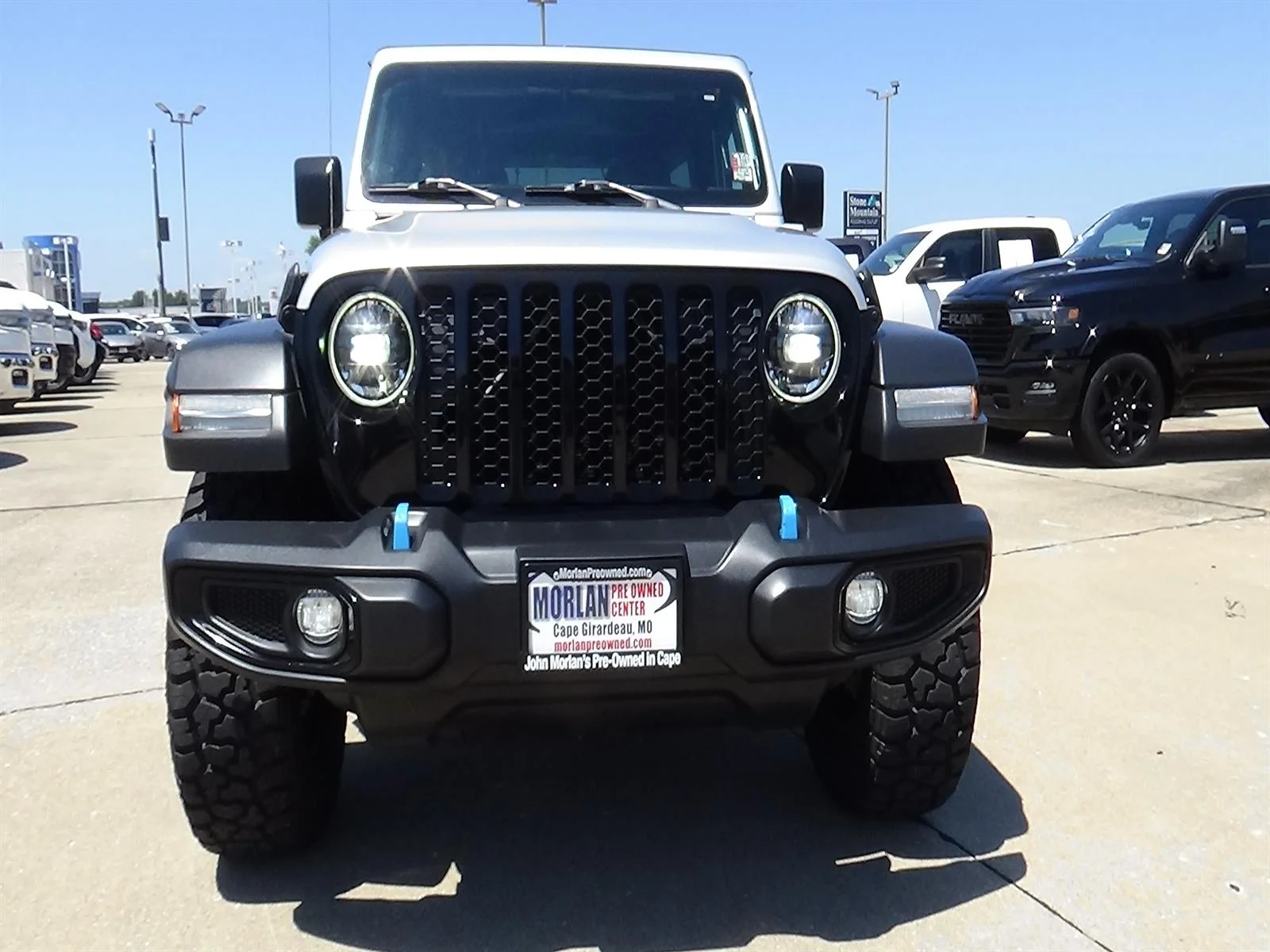Used 2023 Silver Zynith Clear Coat (pse) Jeep Willys 4xe image 3