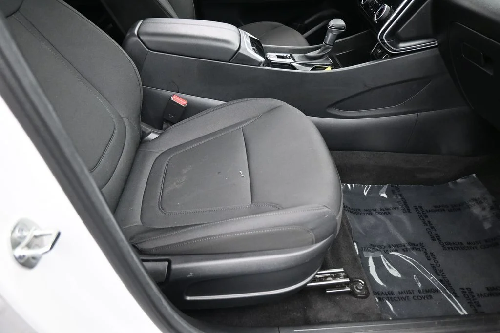Used 2024 White Pearl Hyundai SE image 37