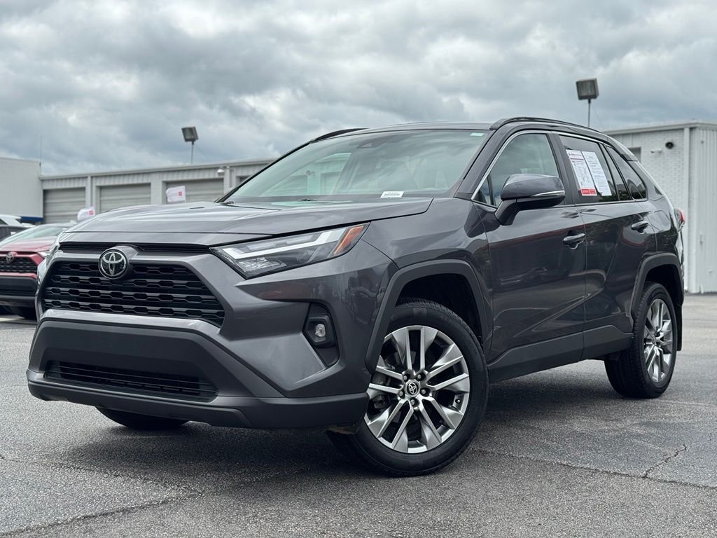 Used 2023 Gray Toyota XLE Premium image 6