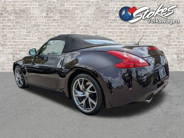 Used 2014 Red Nissan Touring image 5