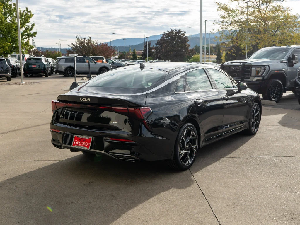 New 2027 Aurora Black Pearl Kia GT-Line image 7