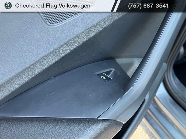 Used 2025 Platinum Gray Metallic Volkswagen 1.5T SE image 27