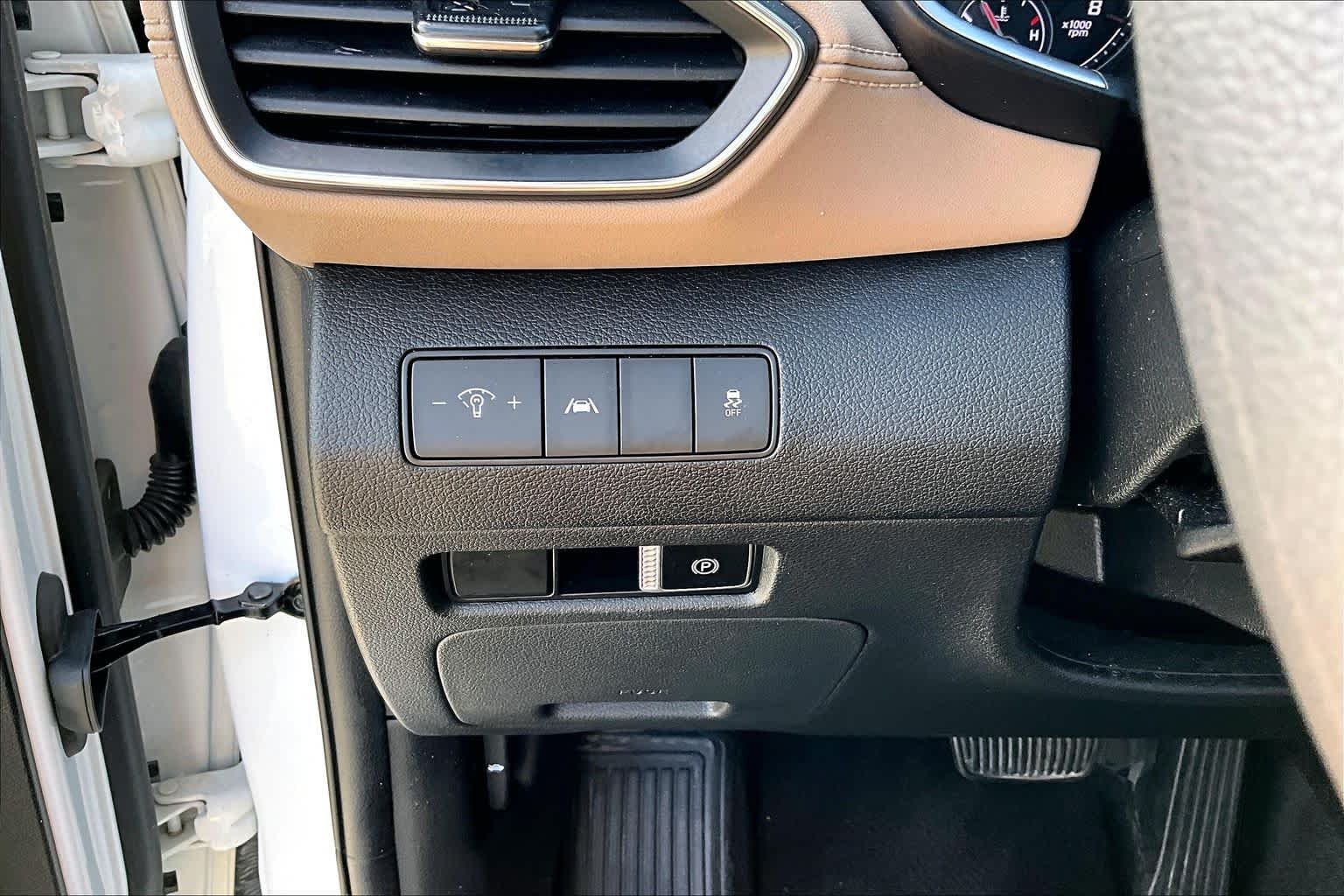 Used 2022 Quartz White Hyundai SEL image 32