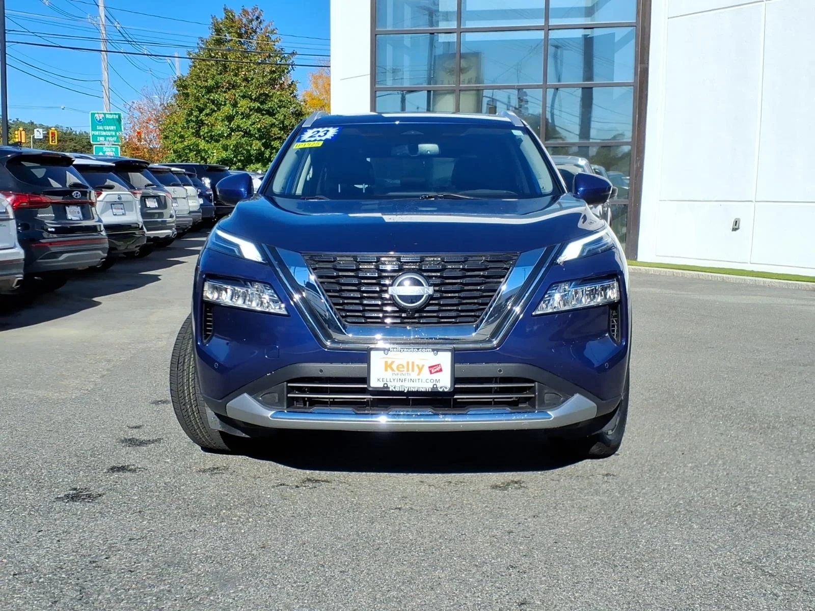 Used 2023 Caspian Blue Metallic Nissan Platinum image 2