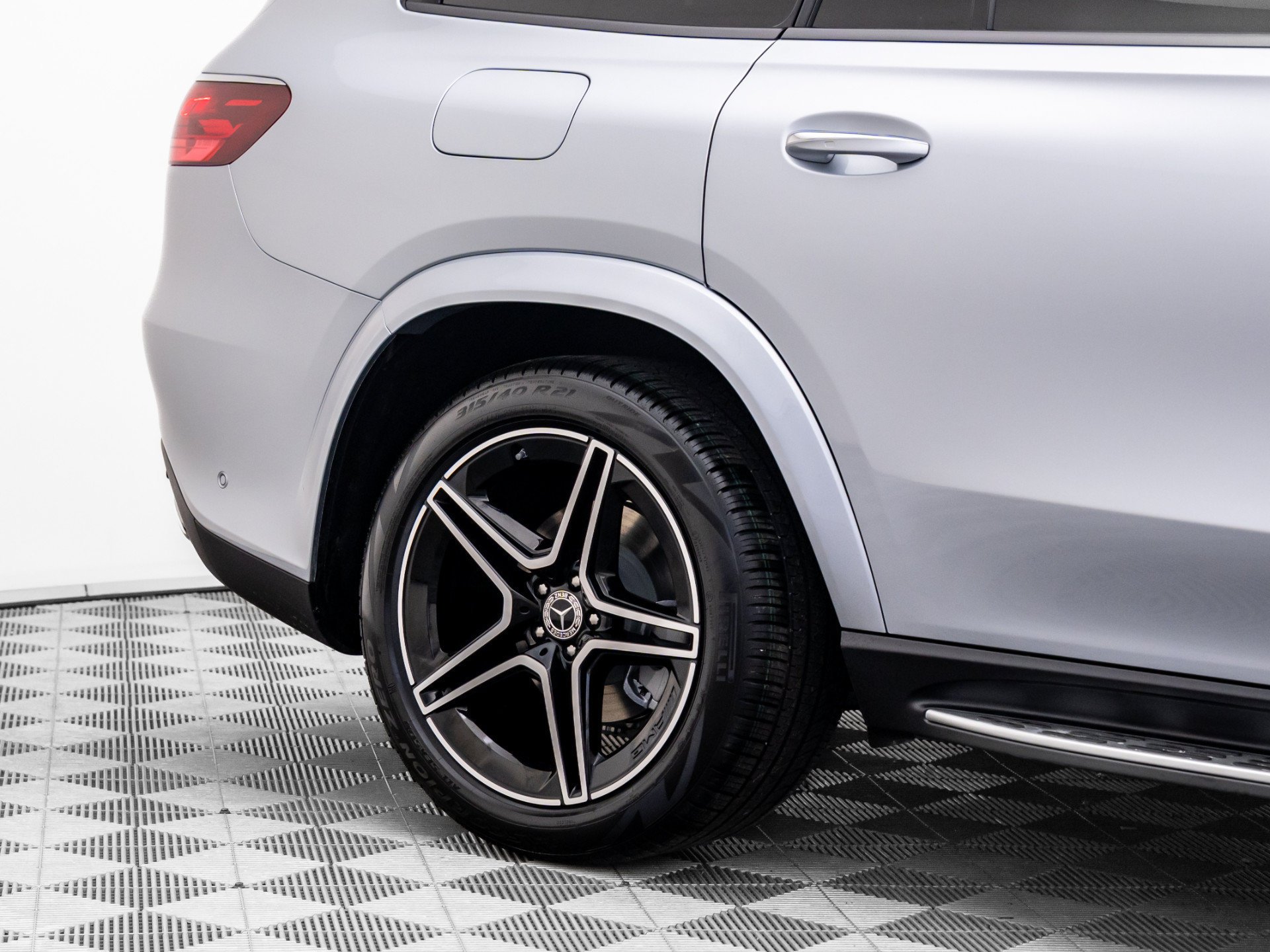 New 2026 Silver Mercedes-Benz GLS 450 image 79