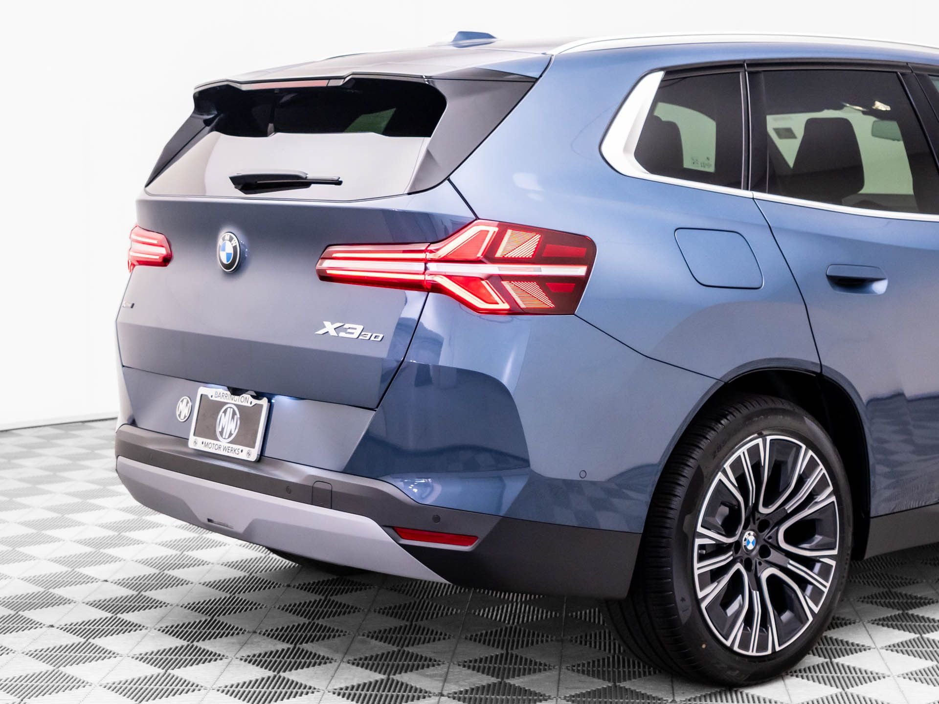 New 2026 Arctic Race Blue metallic BMW 30 xDrive image 34