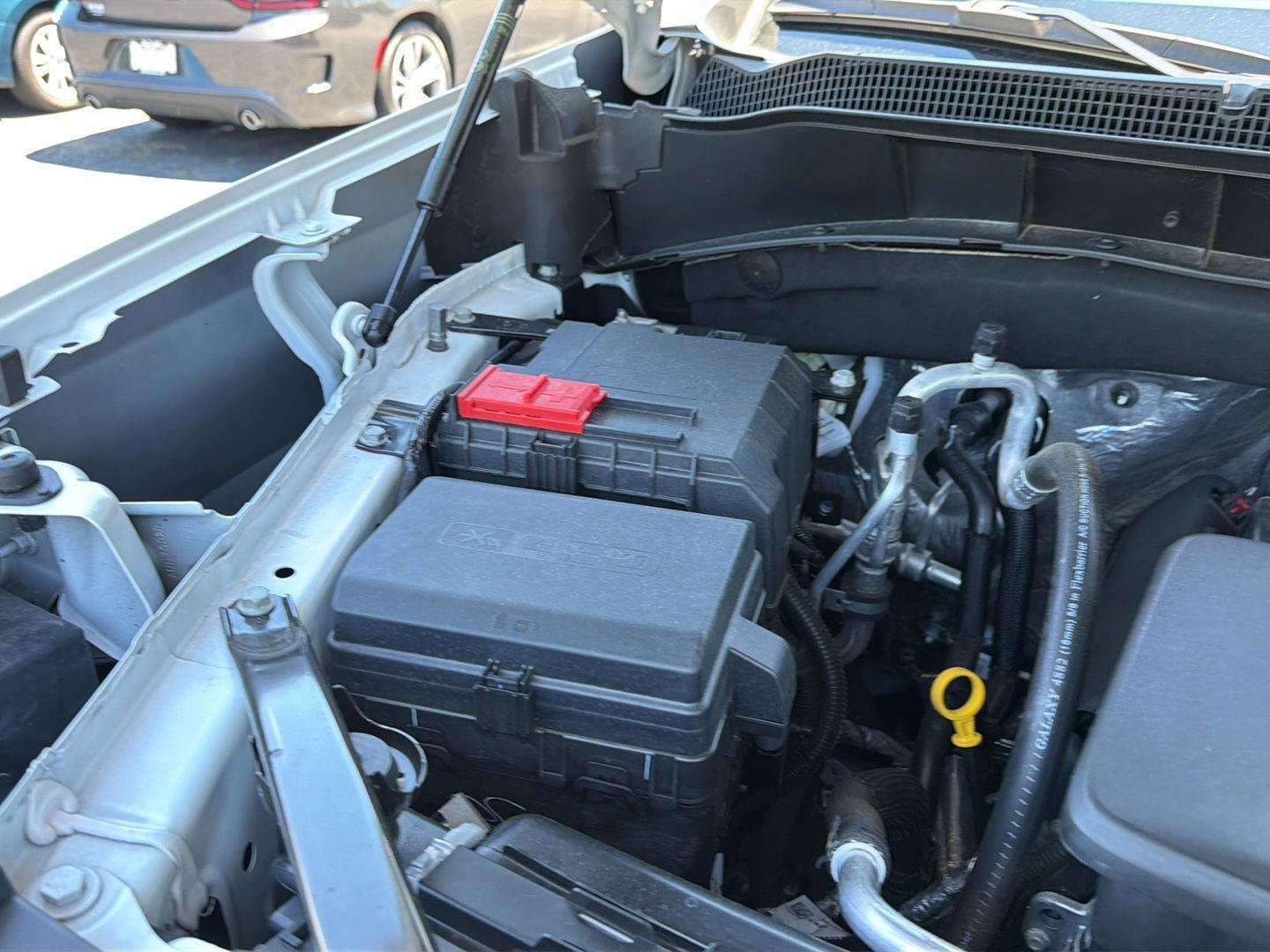 Used 2025 Summit White Chevrolet LT image 37