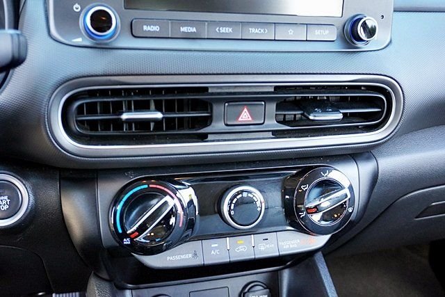 Used 2023 Silver Hyundai SEL image 26