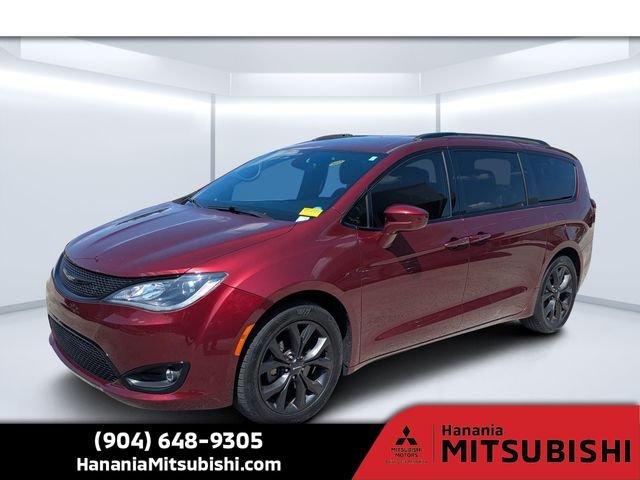 Used 2020 Red Chrysler Touring L image 7