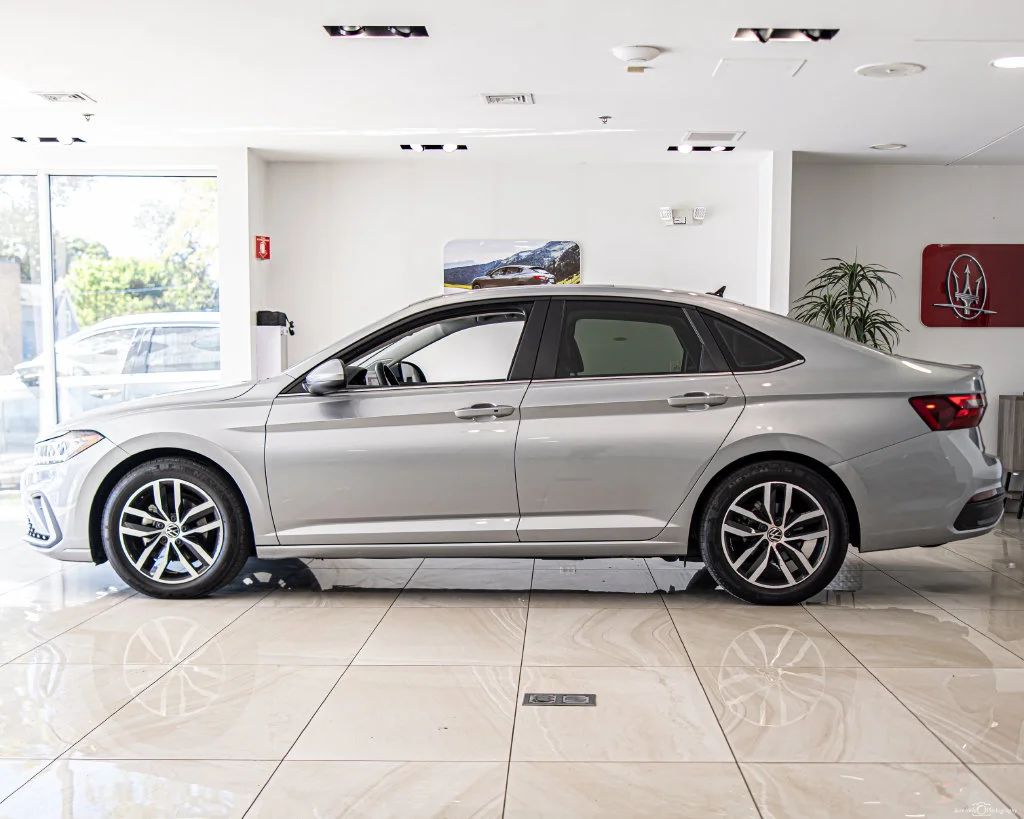 Used 2025 Gray Volkswagen 1.5T SE image 6