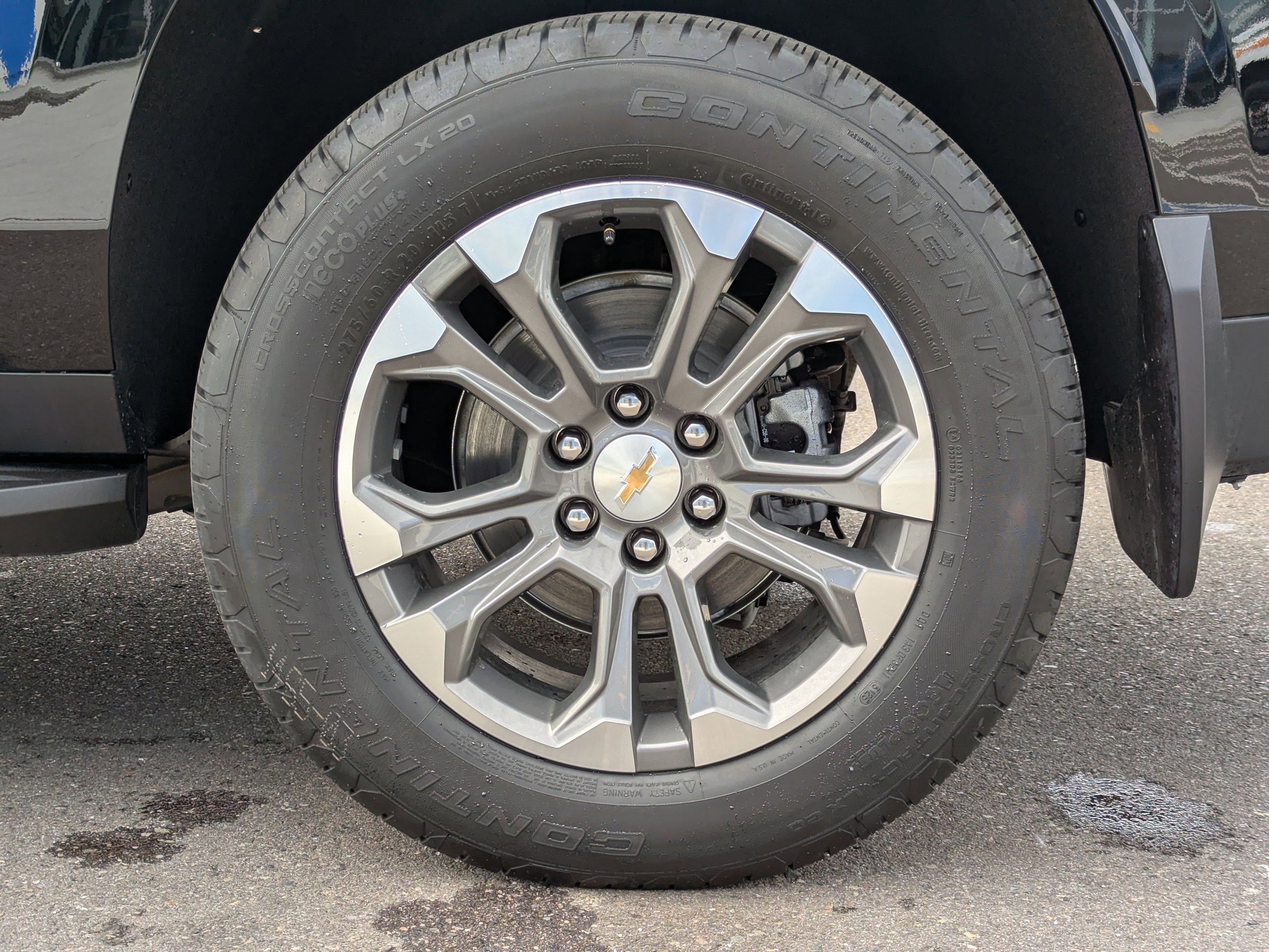 2026 Chevrolet Suburban LS - Photo 53