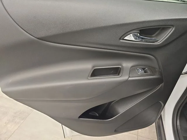 Used 2024 Summit White Chevrolet LT image 18