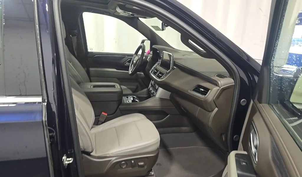 Used 2023 Blue GMC SLT image 8
