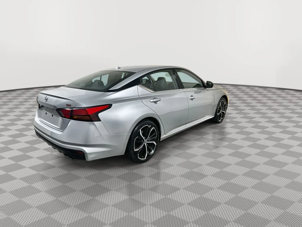 Certified Used 2024 Silver Nissan 2.5 SR image 8