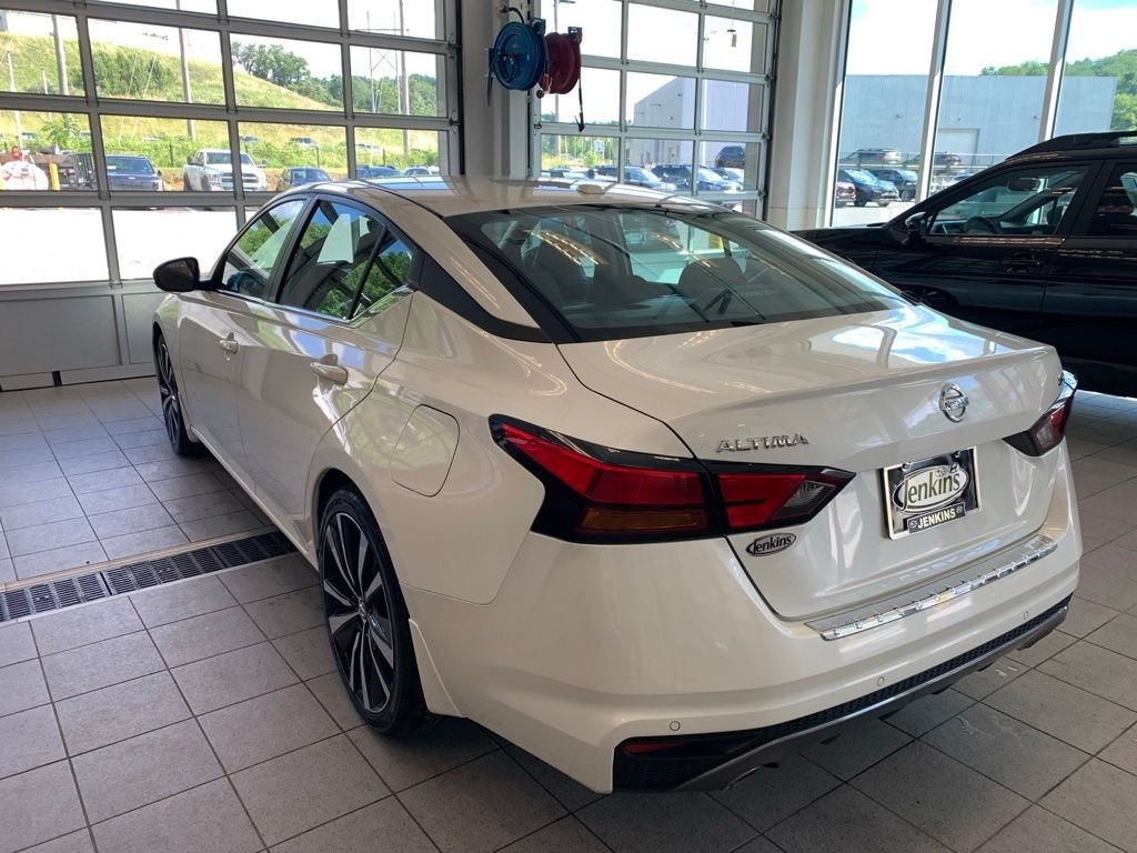 2020 Nissan Altima SR - Photo 15