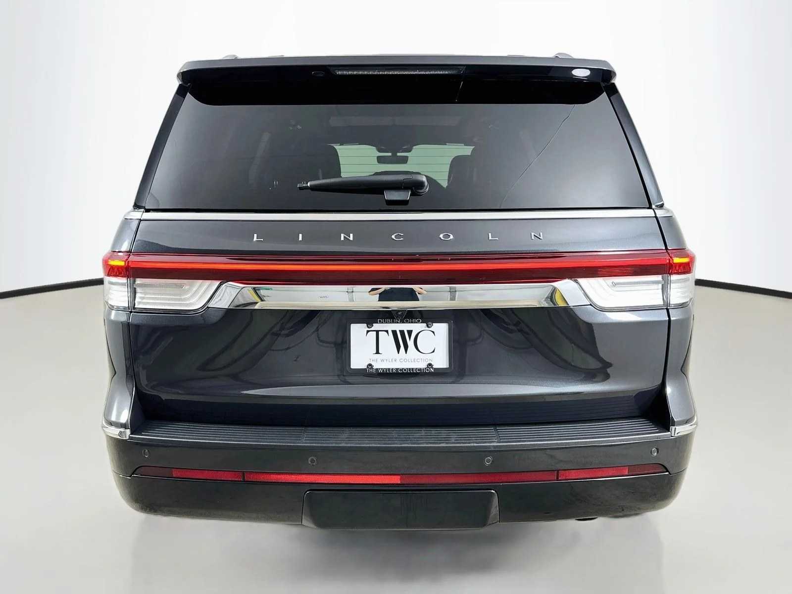 Used 2023 Gray Lincoln  image 6
