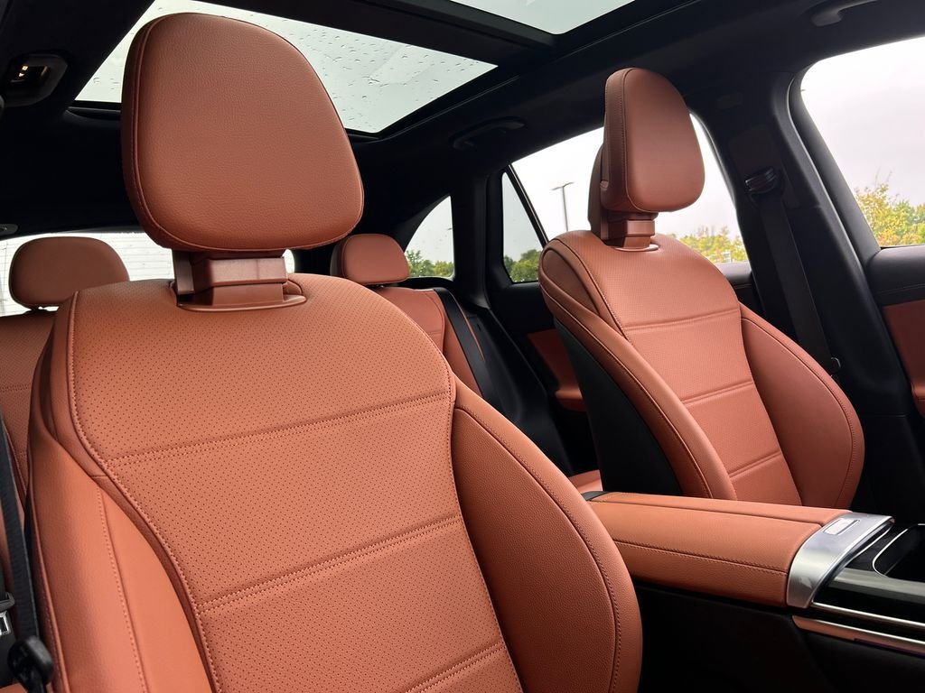 New 2027 Polar White Mercedes-Benz GLC 300 image 26