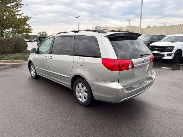 Used 2008 Silver Shadow Pearl Toyota XLE image 4