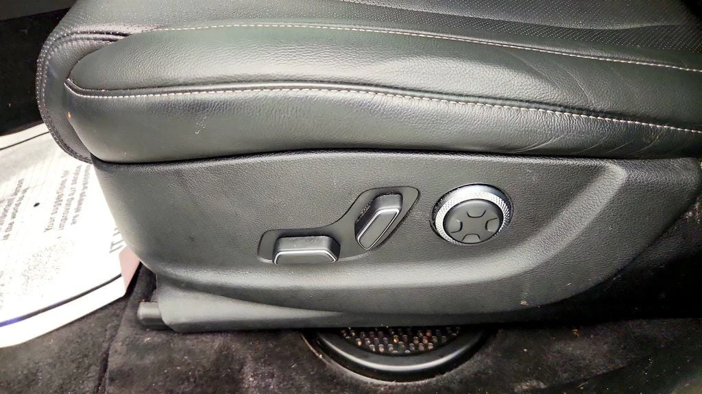 Used 2025 Uyuni White Genesis 2.5T AWD image 11