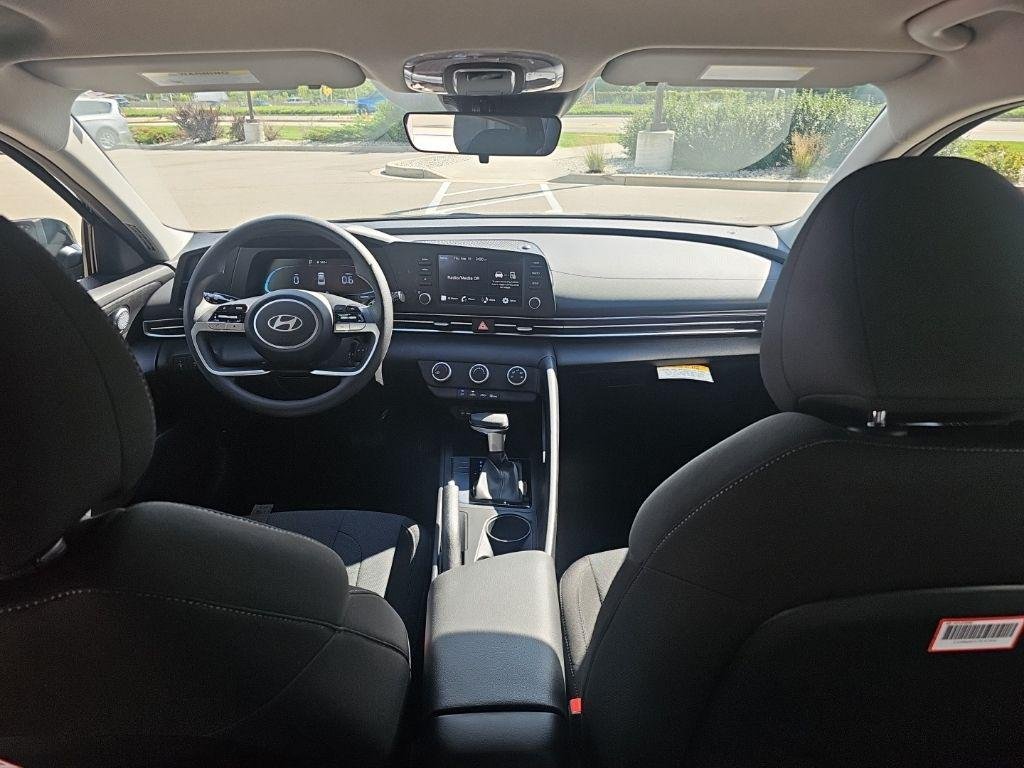 New 2026 Black Hyundai SE image 29