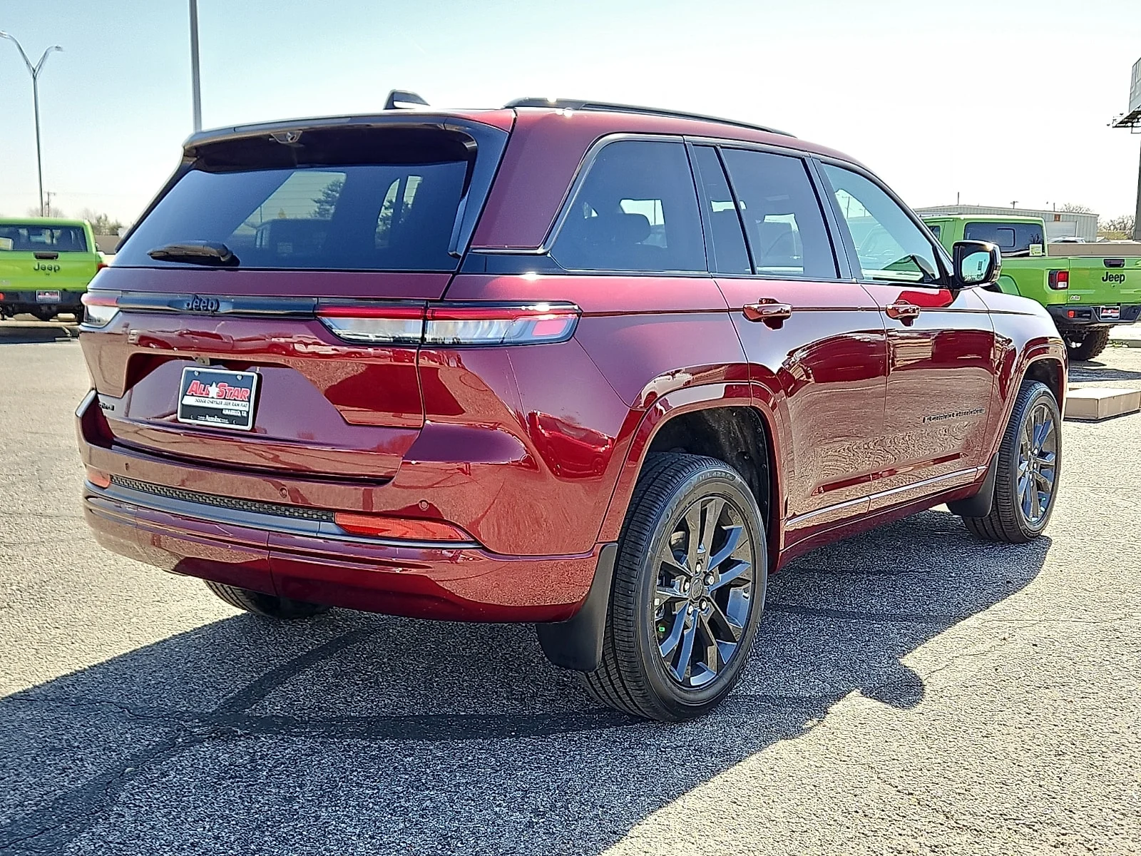 New 2026 Velvet Red Pearlcoat Jeep LIMITED RESERVE 4X4 image 3