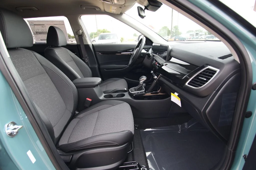 New 2026 Pluton Blue / Black Roof Kia S image 8