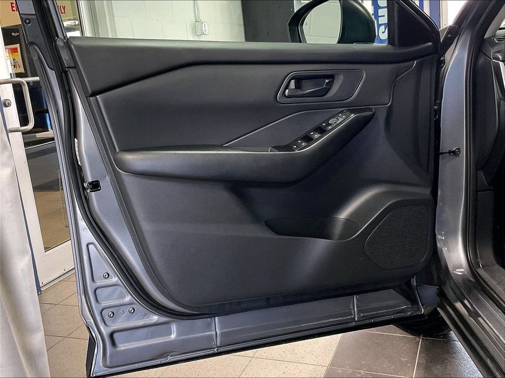 Used 2024 Gray Nissan S image 9