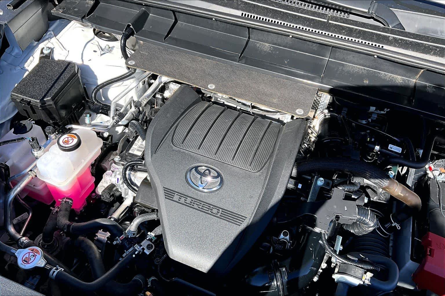 Used 2026 Wind Chill Pearl Toyota Platinum image 31