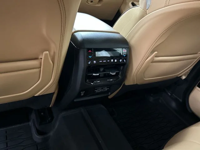 Used 2023 White/off-white Jeep Summit Reserve image 23