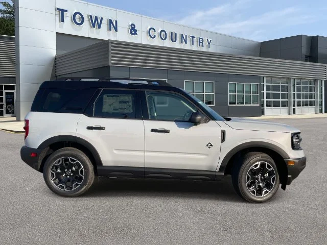 New 2026 Space White Metallic Ford Outer Banks image 3