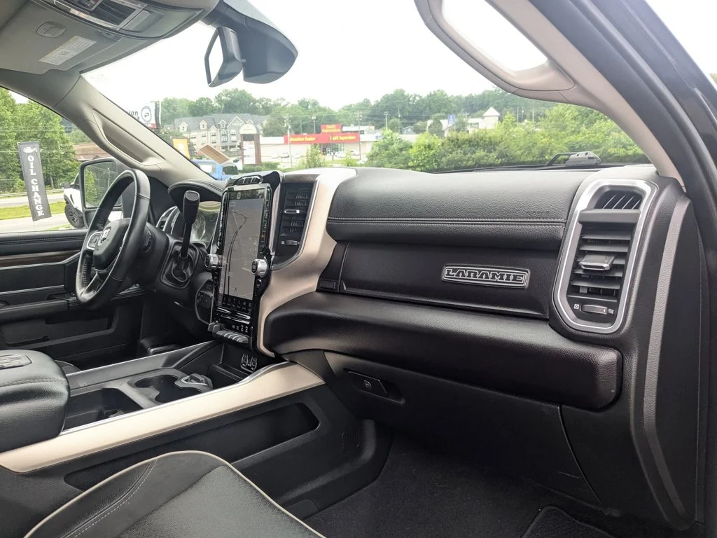 Used 2023 Diamond Black Crystal Pearlcoat Ram Laramie image 27