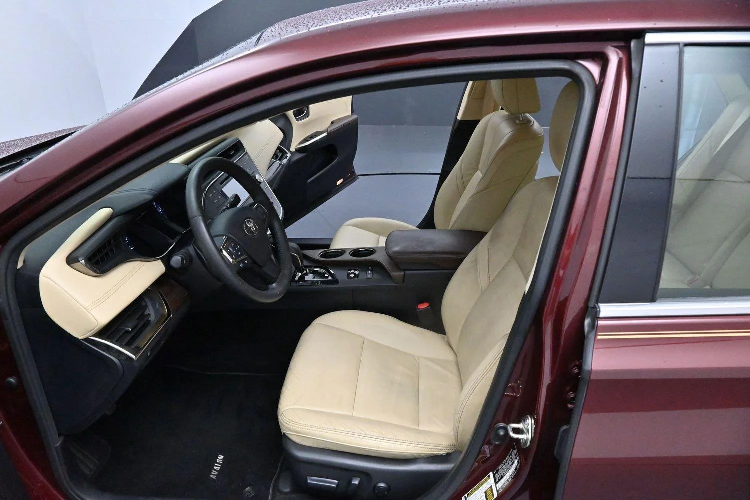 Used 2015 Ooh La La Rouge Mica Toyota XLE image 11
