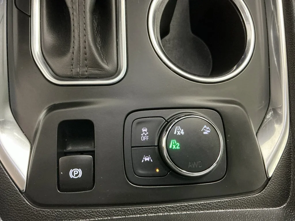 Used 2021 Gray Chevrolet RS image 28