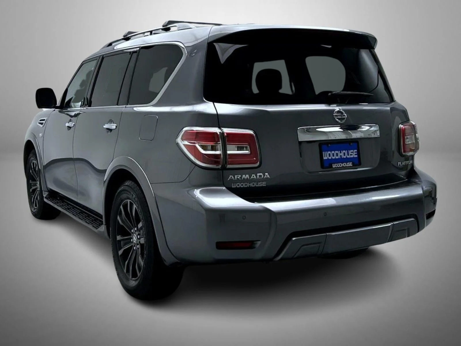 Used 2019 Gray Nissan Platinum image 7