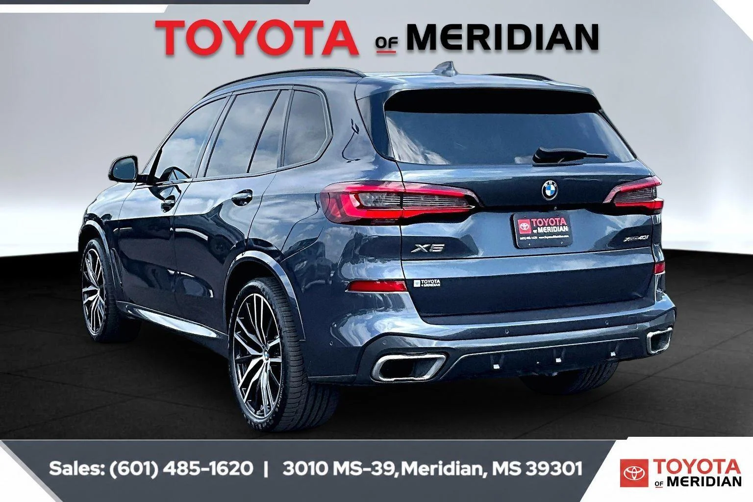 Used 2022 Phytonic Blue Metallic BMW xDrive40i image 2