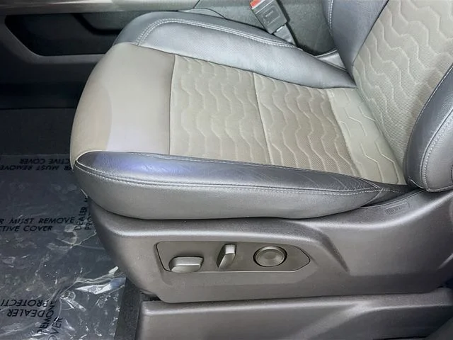Used 2024 Gray Chevrolet ZR2 image 20
