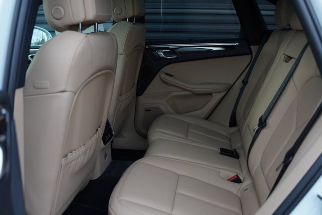 2026 Porsche Macan - Photo 24