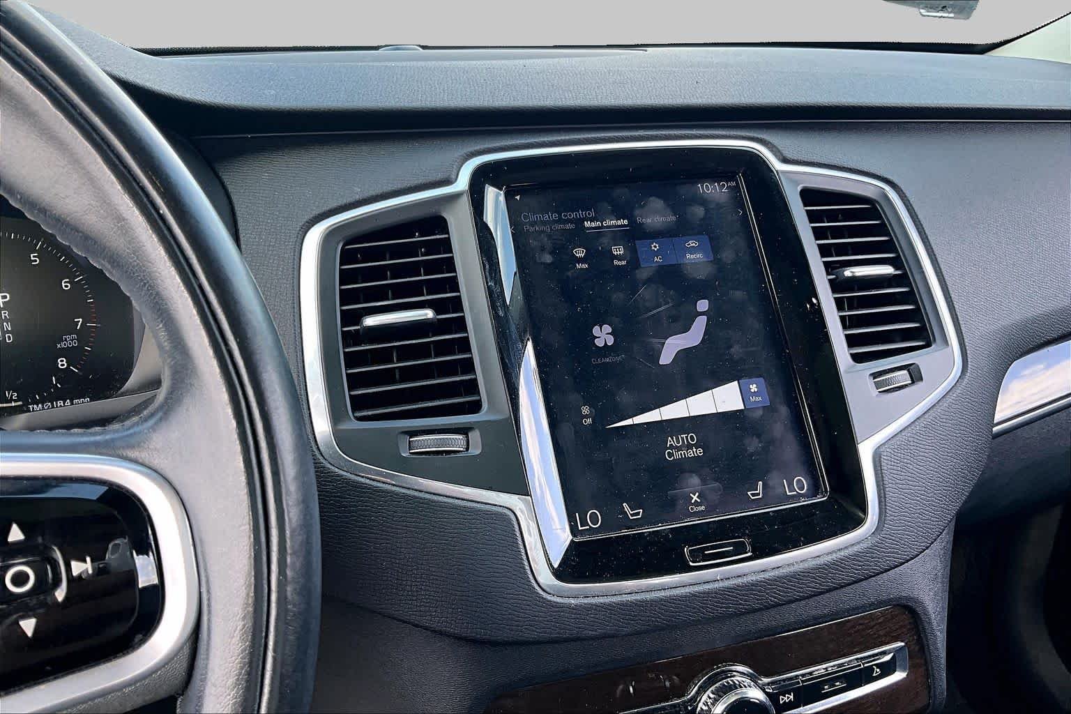 Pre-Owned 2019 Volvo XC90 Momentum