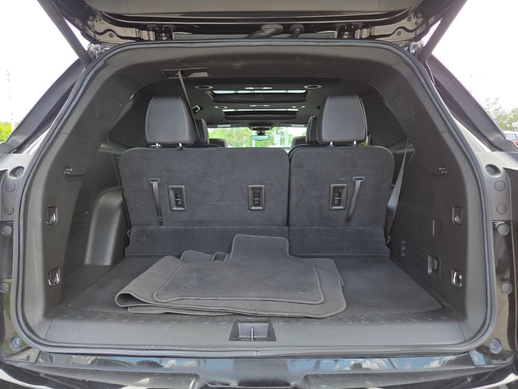 Used 2023 Mosaic Black Metallic Chevrolet Premier image 21