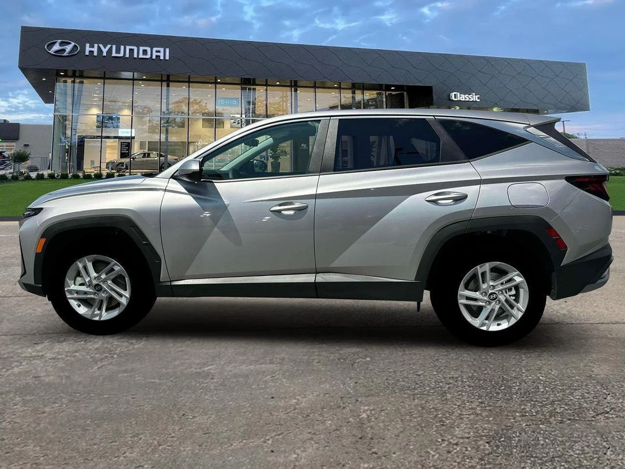 New 2026 Shimmering Silver Metallic Hyundai SE image 3