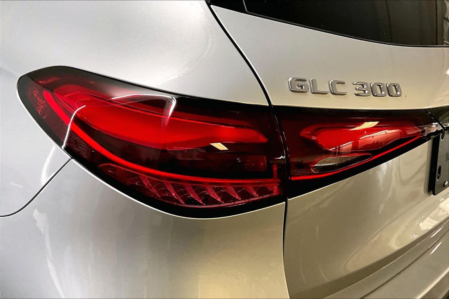 New 2027 Cirrus Silver Metallic Mercedes-Benz GLC 300 image 6
