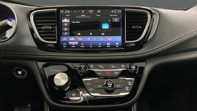 2026 Chrysler Pacifica Limited - Photo 13