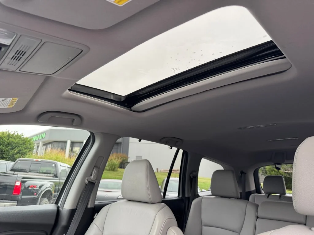 Certified Used 2019 Silver Honda EX-L image 13
