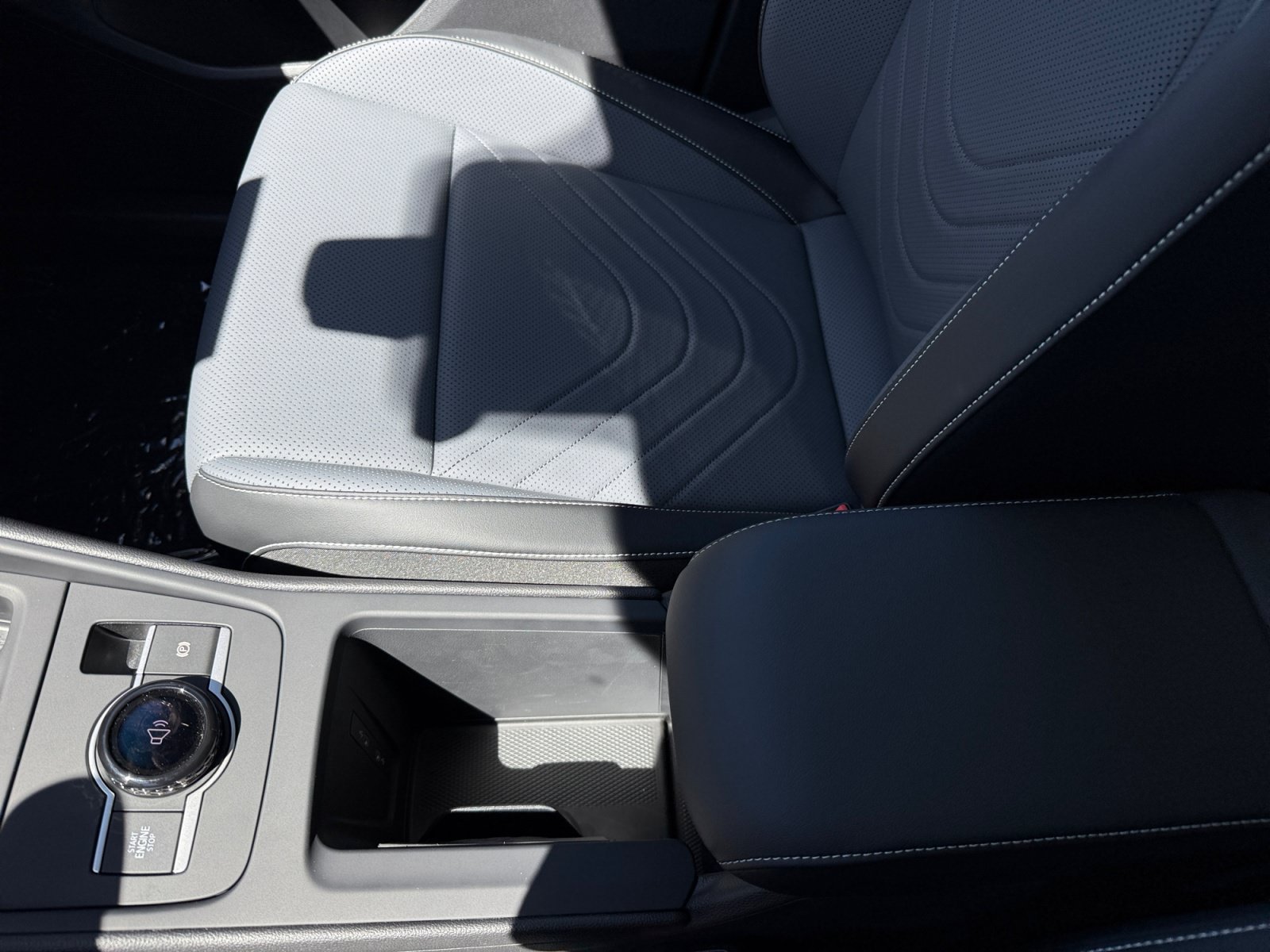 New 2026 Black Pearl Volkswagen SE image 14