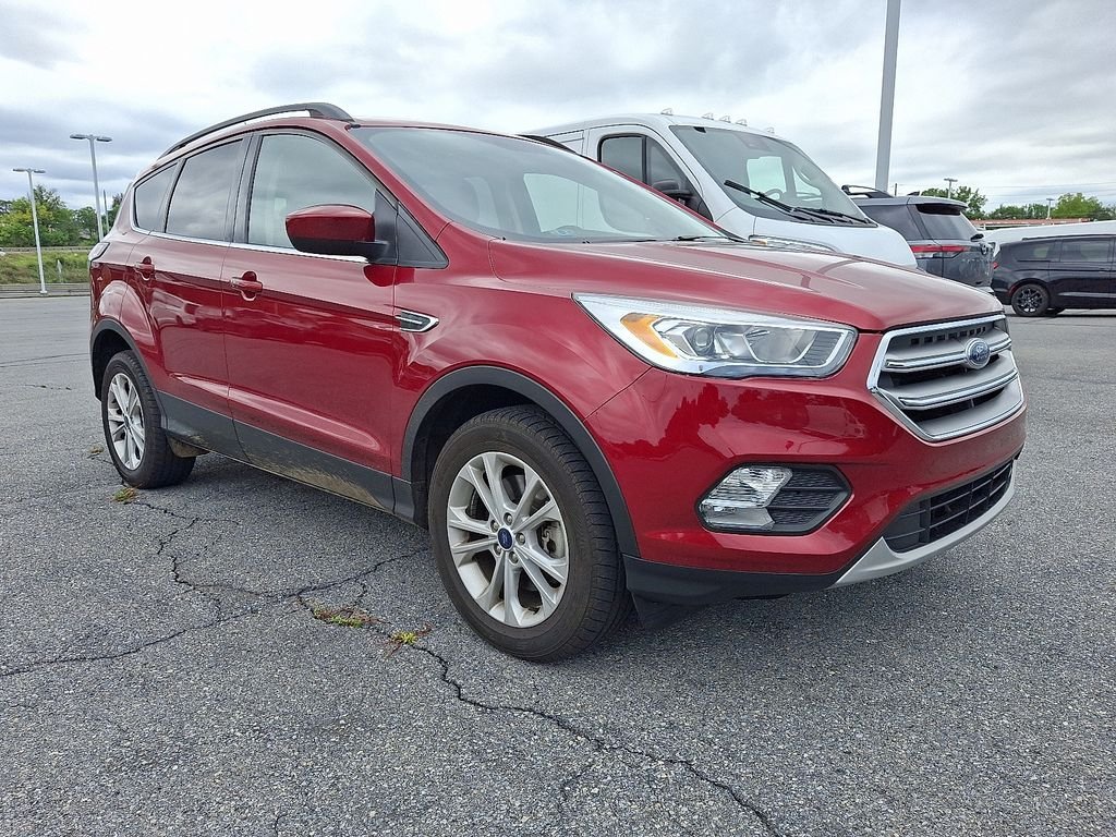Used 2017 Red Ford SE image 1