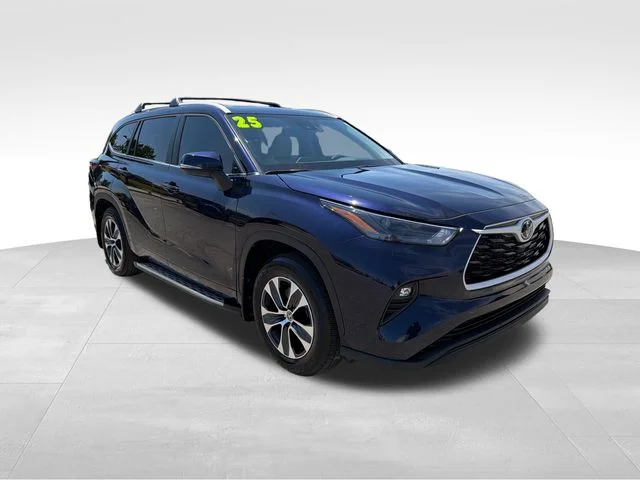 2025 Toyota Highlander XLE