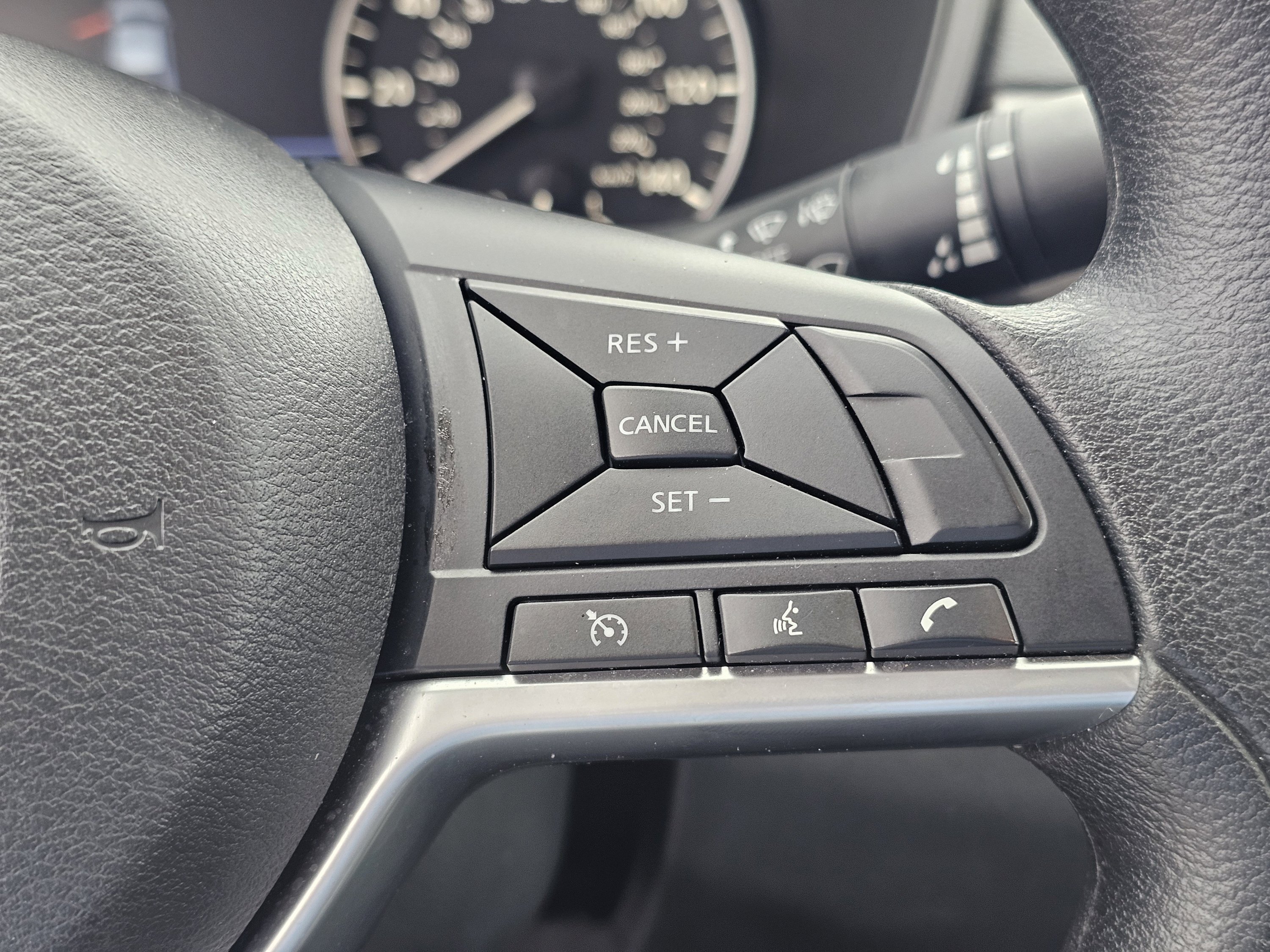 2025 Nissan Altima SV - Photo 18